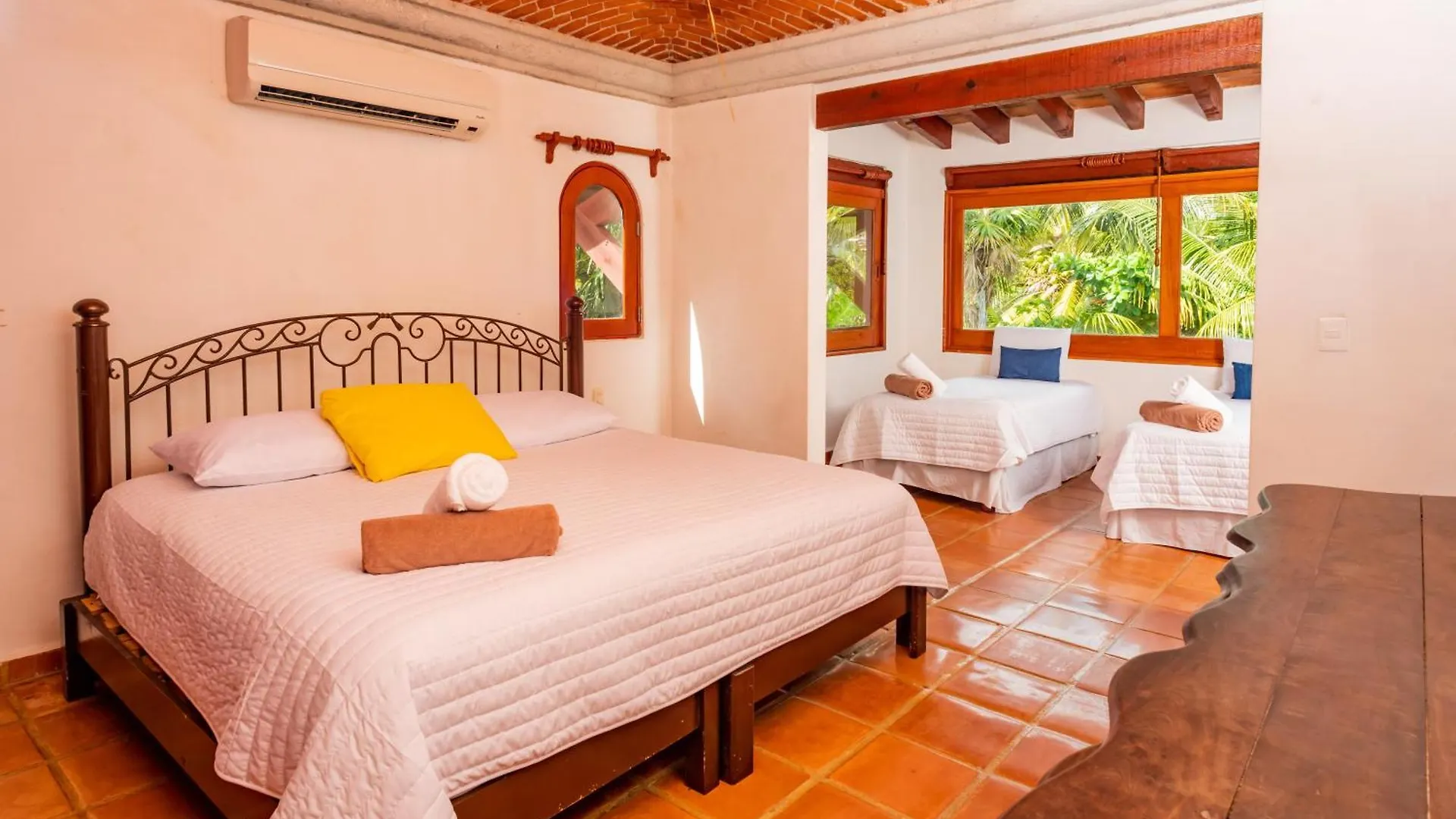 Villa Tropically In Hotel Zone Cancun Mexico